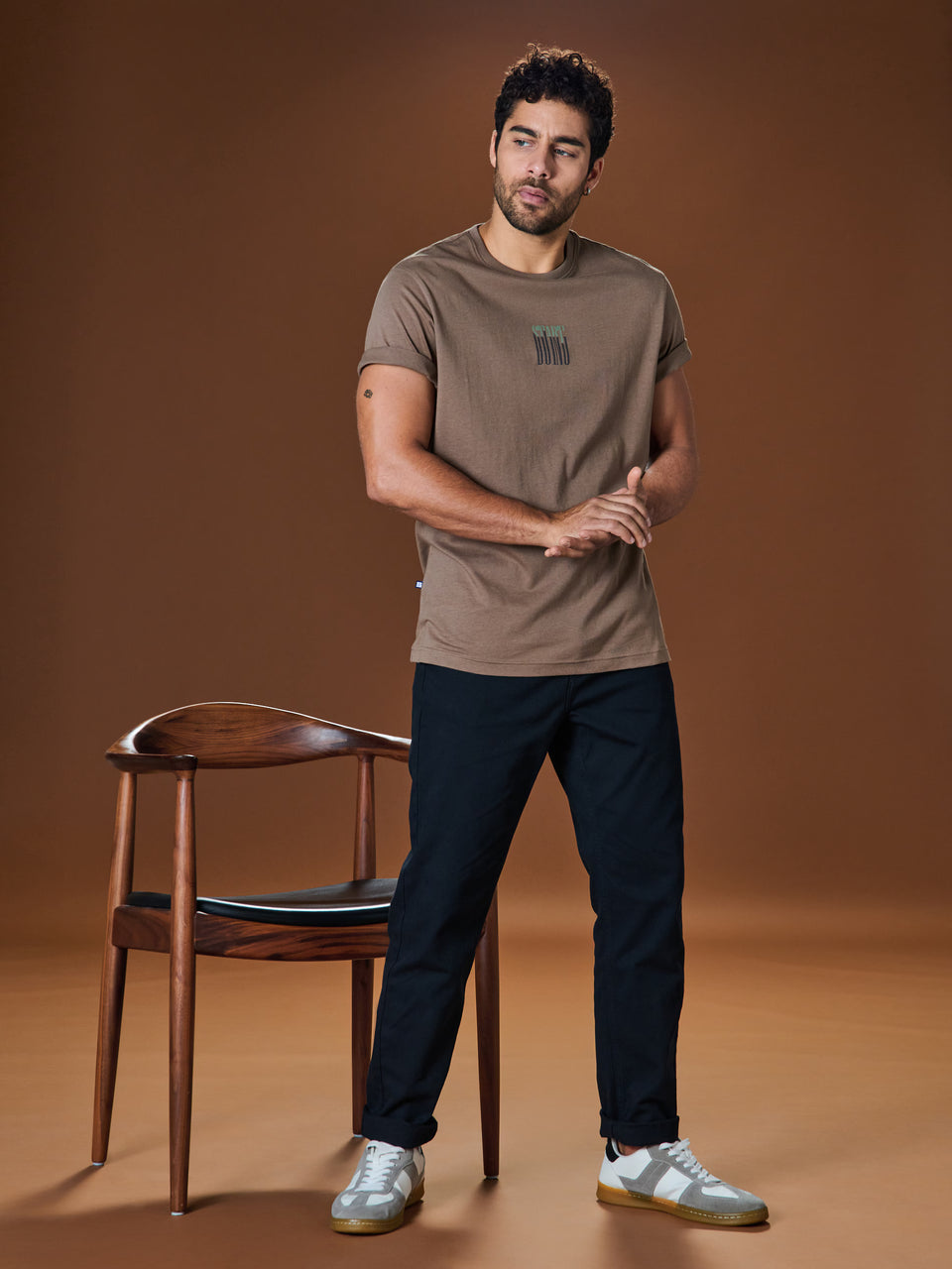 Sinsay Men’s Brown Vertical Graphic T-Shirt | Sinsay in Lebanon