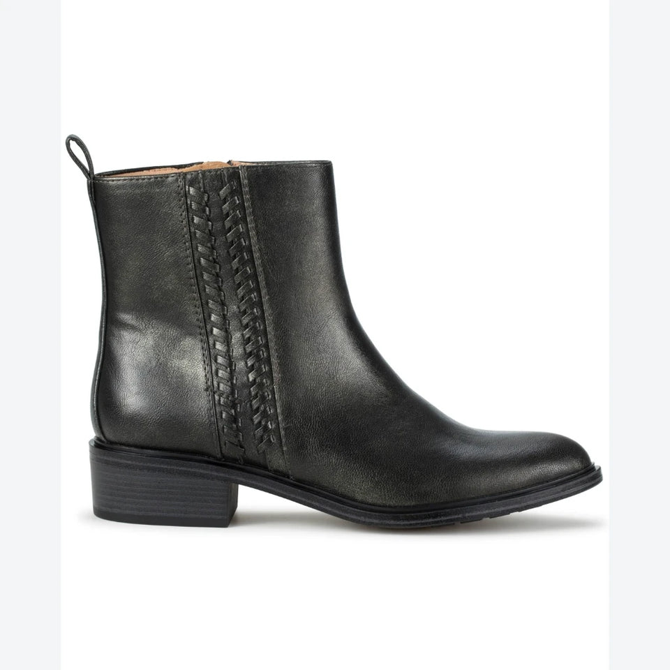 Baretraps Women's Black Avana Block Heel Boot