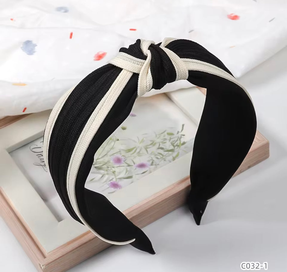 Stylish and elegant black and white sponge headband