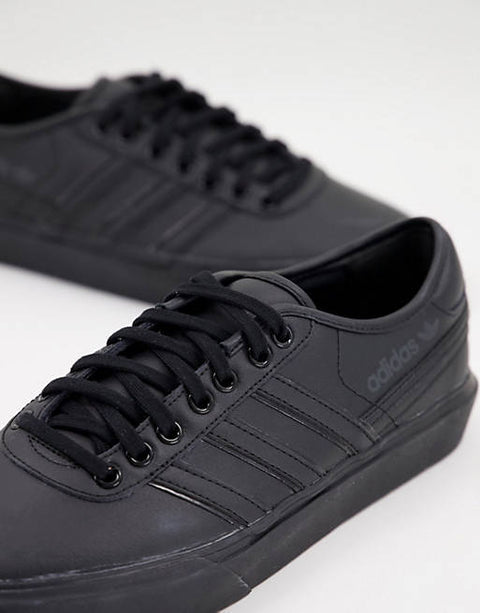 Adidas Men's Black Sneaker  101355077 AMS24 shr