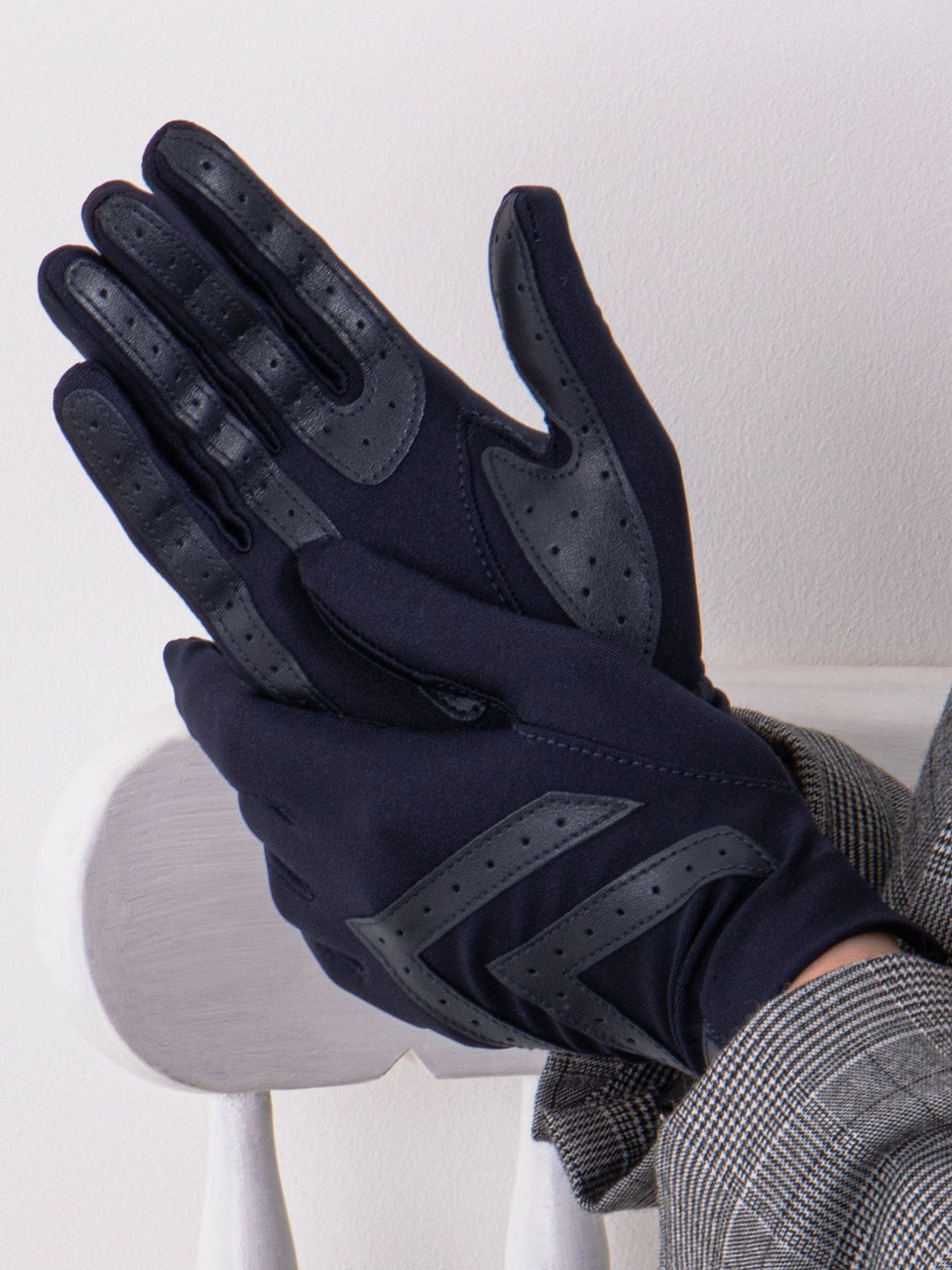 Isotoner Signature Women's Navy Chevron Spandex Gloves| Isotoner Signaturein Lebanon