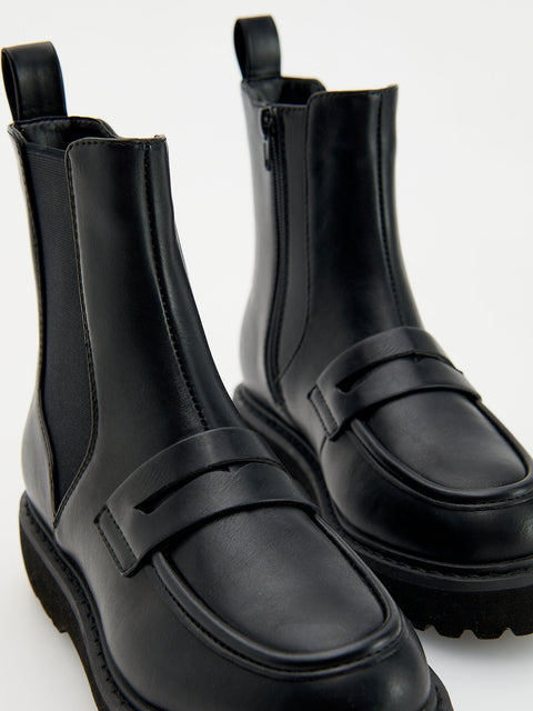 Reserved GIRL's Black Leather Boots With Elastic Insert | Reserved In Lebanon