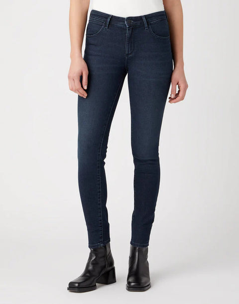 Wrangler Women's Navy Blue Skinny in Dynamite Jeans | Wrangler In Lebanon