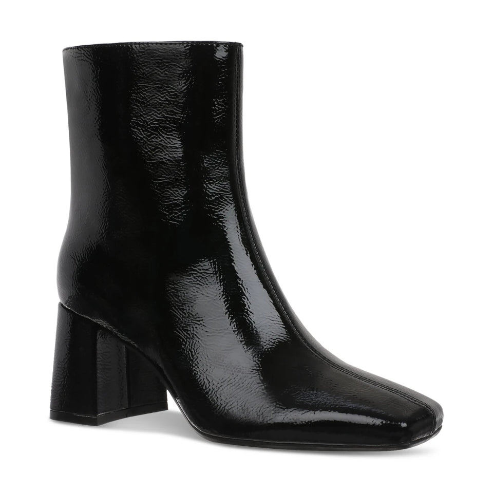 On 34th Women's Black Crinkle PatentMargoe Square-Toe Boots
