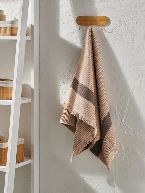 Sinsay Beige Face Towel 50 cm x 90 cm | Sinsay in Lebanon