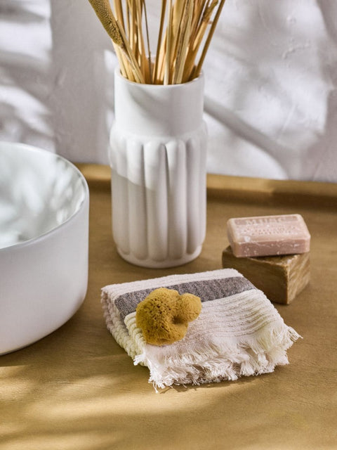 Sinsay Cream Face Towel 30 cm x 50 cm | Sinsay In Lebanon