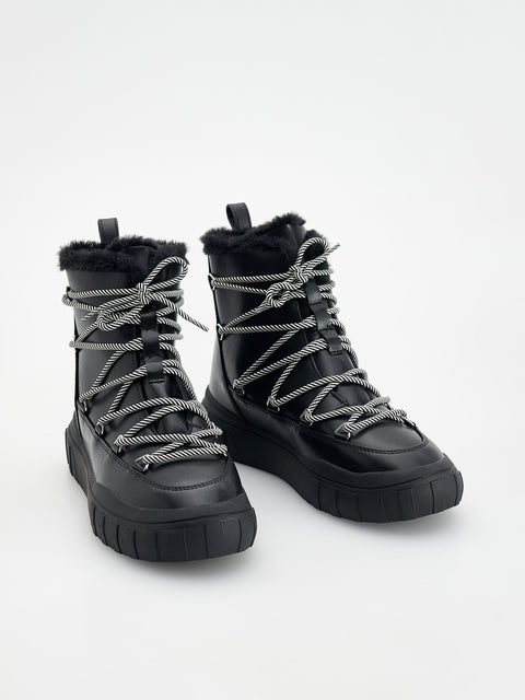 Reserved Women's Black Leather Rich Snow Boots | Reserved In Lebanon