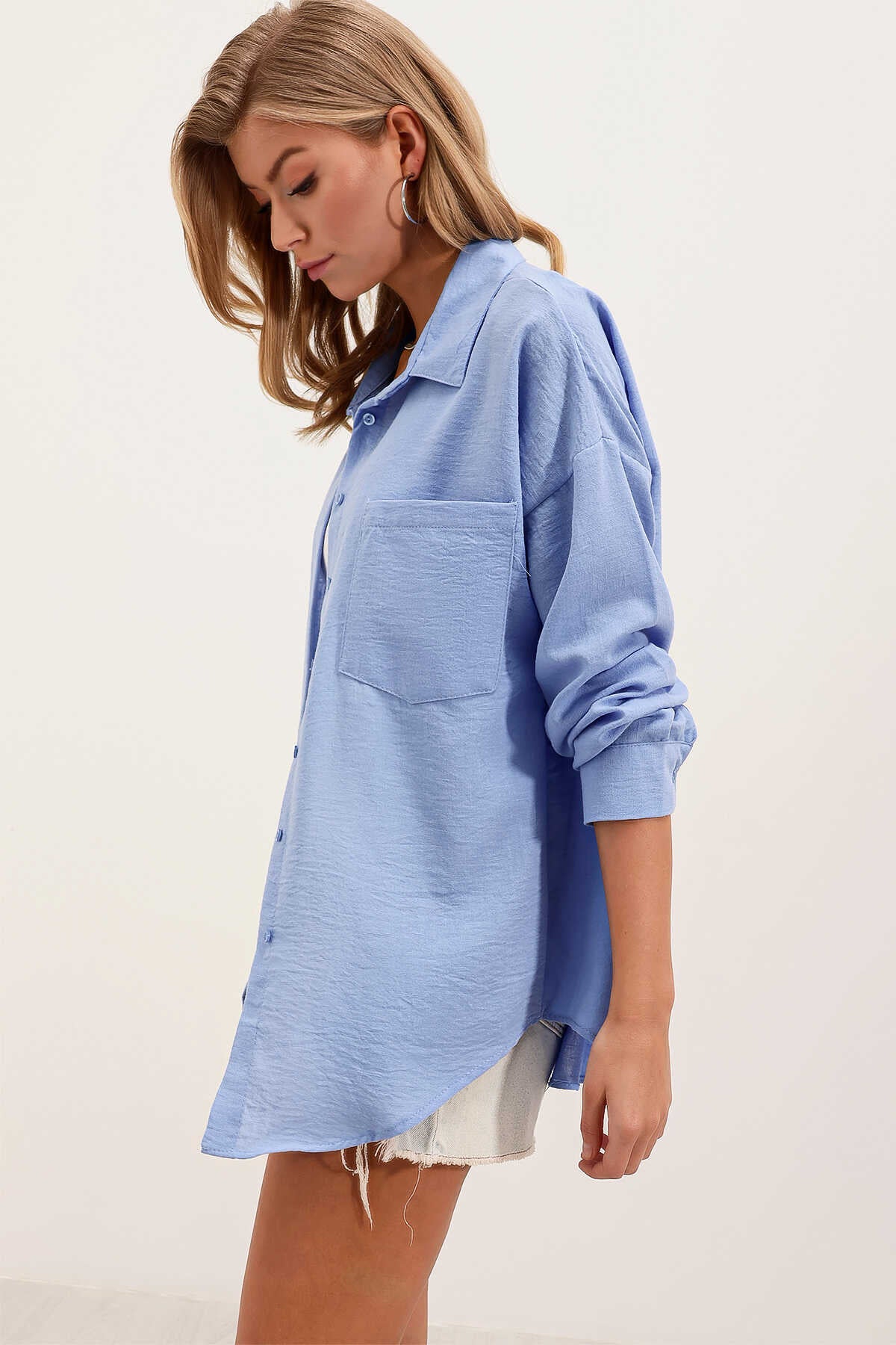 Big Dart Women's Blue Long Sleeve Single Pocket Oversize Linen Shirt | Big Dart In Lebanon