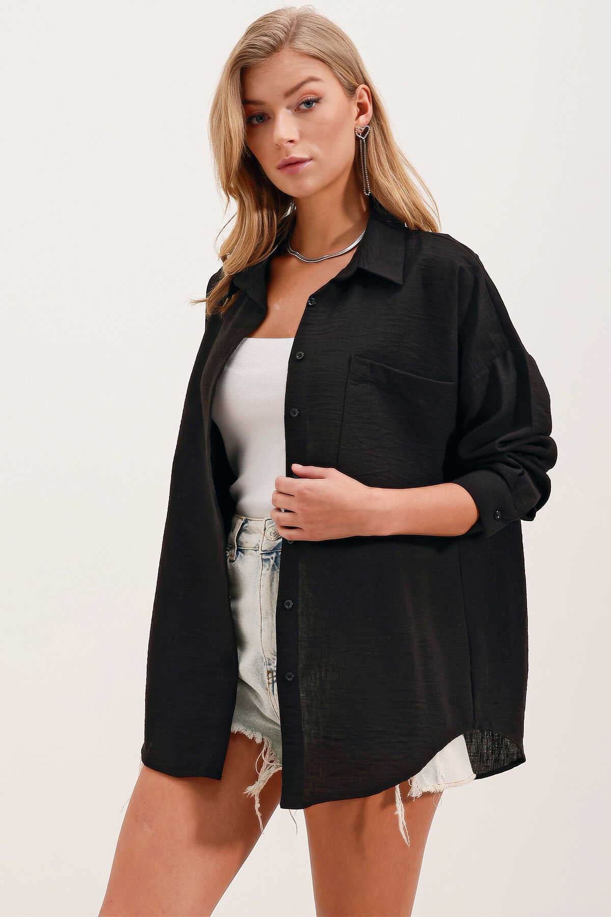 Big Dart Women's Black Long Sleeve Single Pocket Oversize Linen Shirt | Big Dart In Lebanon