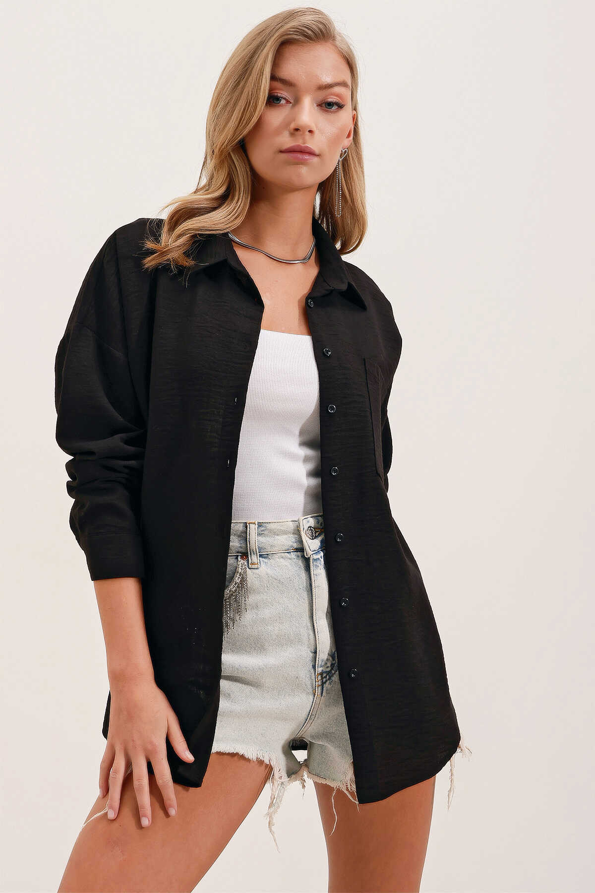 Big Dart Women's Black Long Sleeve Single Pocket Oversize Linen Shirt | Big Dart In Lebanon