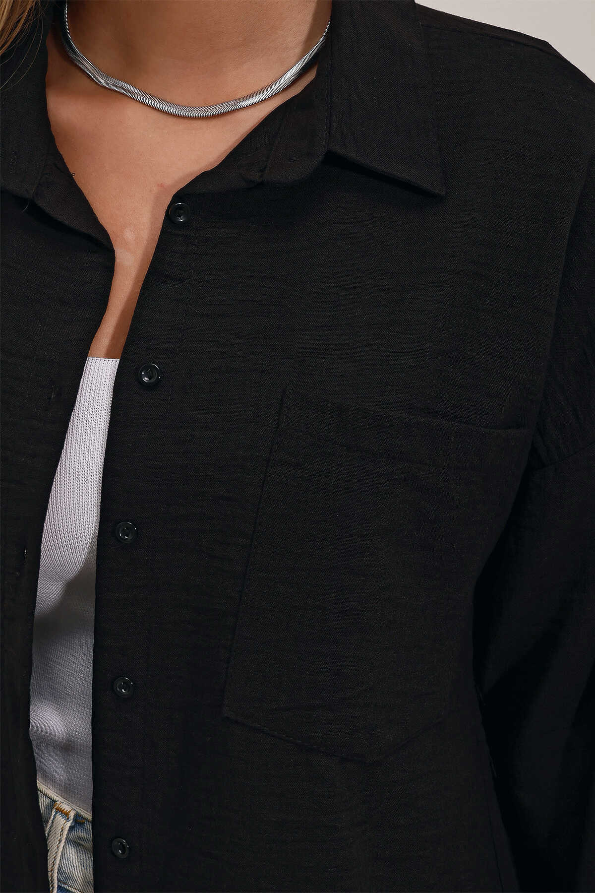 Big Dart Women's Black Long Sleeve Single Pocket Oversize Linen Shirt | Big Dart In Lebanon