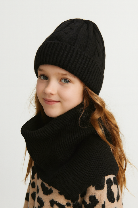 Reserved Girl's Black Ribbed Neck Gaiter | Reserved in Lebanon