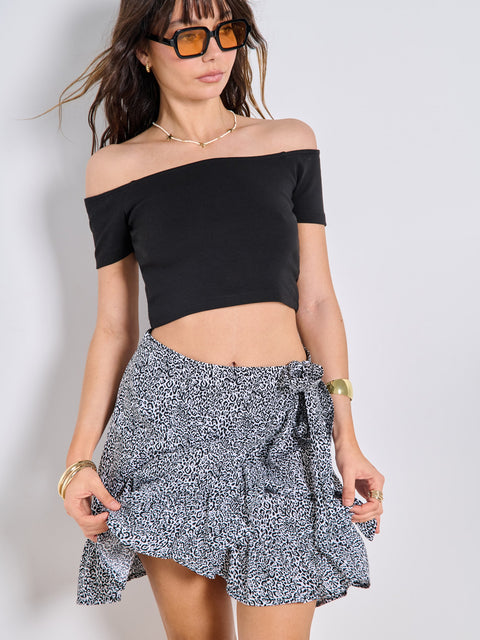 Sinsay Women's Black/White Leopard Print Mini Skirt | Sinsay In Lebanon