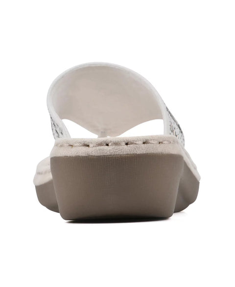 Cliffs by White Mountain Women's White Cienna Thong Sandals | Cliffs by White Mountain In Lebanon