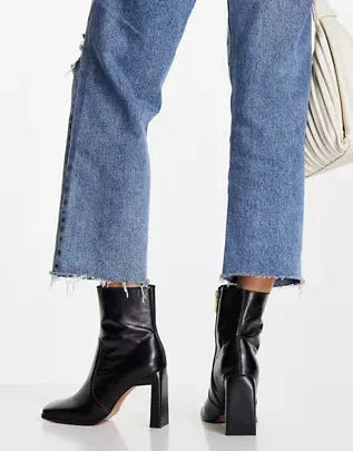 ASOS Design  Women's Black Boots ANS514