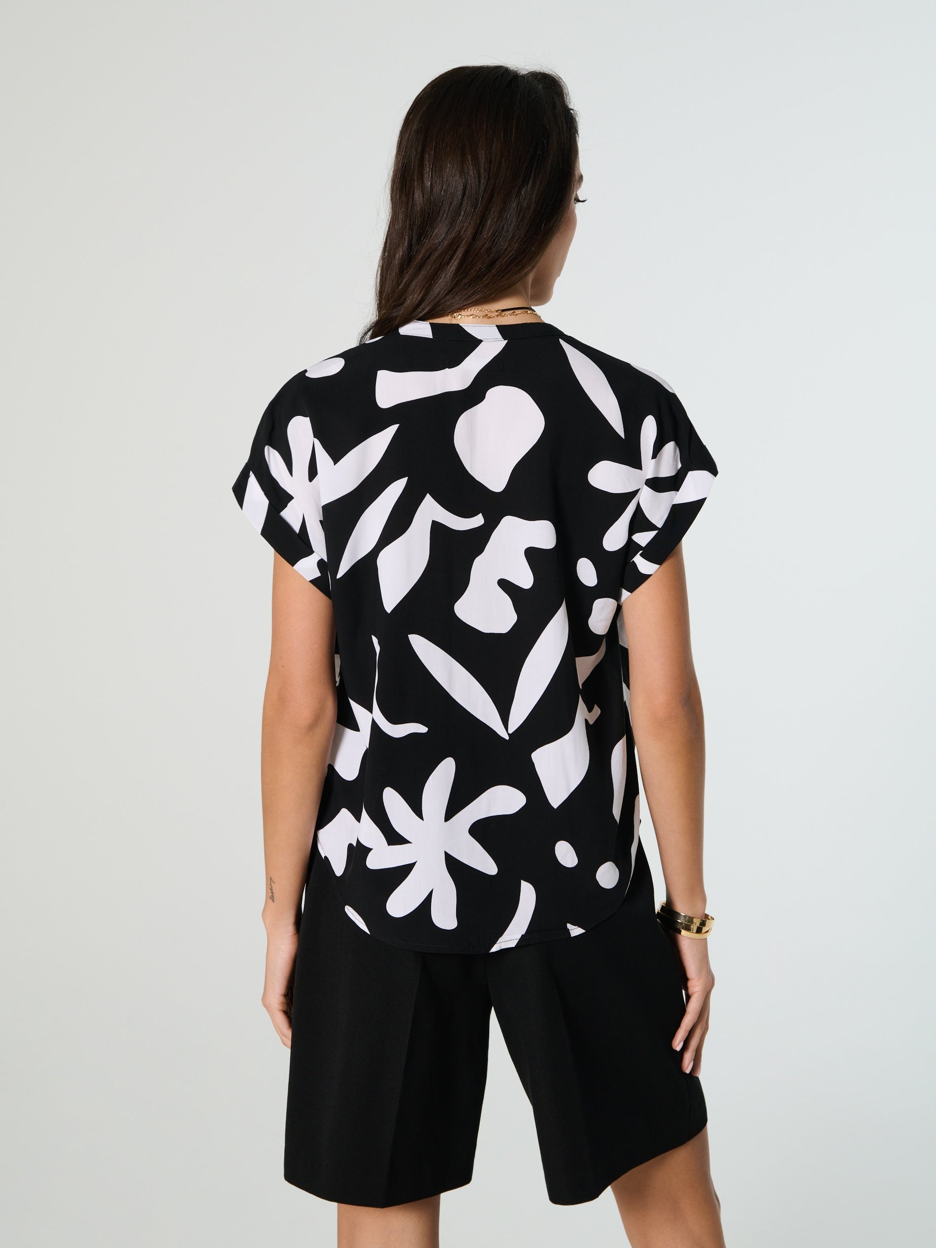 Sinsay Women's  Black/White Viscose  Shirt   | Sinsay in Lebanon