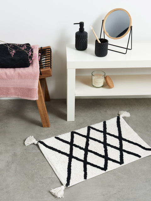 Sinsay White/Black 60 cm x 40 cm Bath Rug   | Sinsay in Lebanon