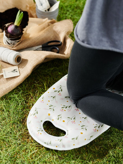 Sinsay Light Gray Floral Garden Kneeler | Sinsay In Lebanon
