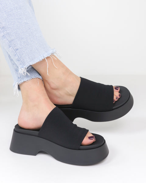 Steve Madden Women's Black Throw Back Slipper |Steve Madden In Lebanon