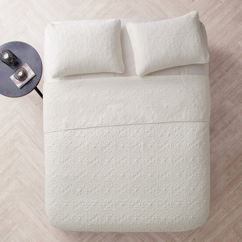 VCNY Home Caroline 3-Piece White Floral Quilt Set, Full/Queen | VCNY Home In Lebanon