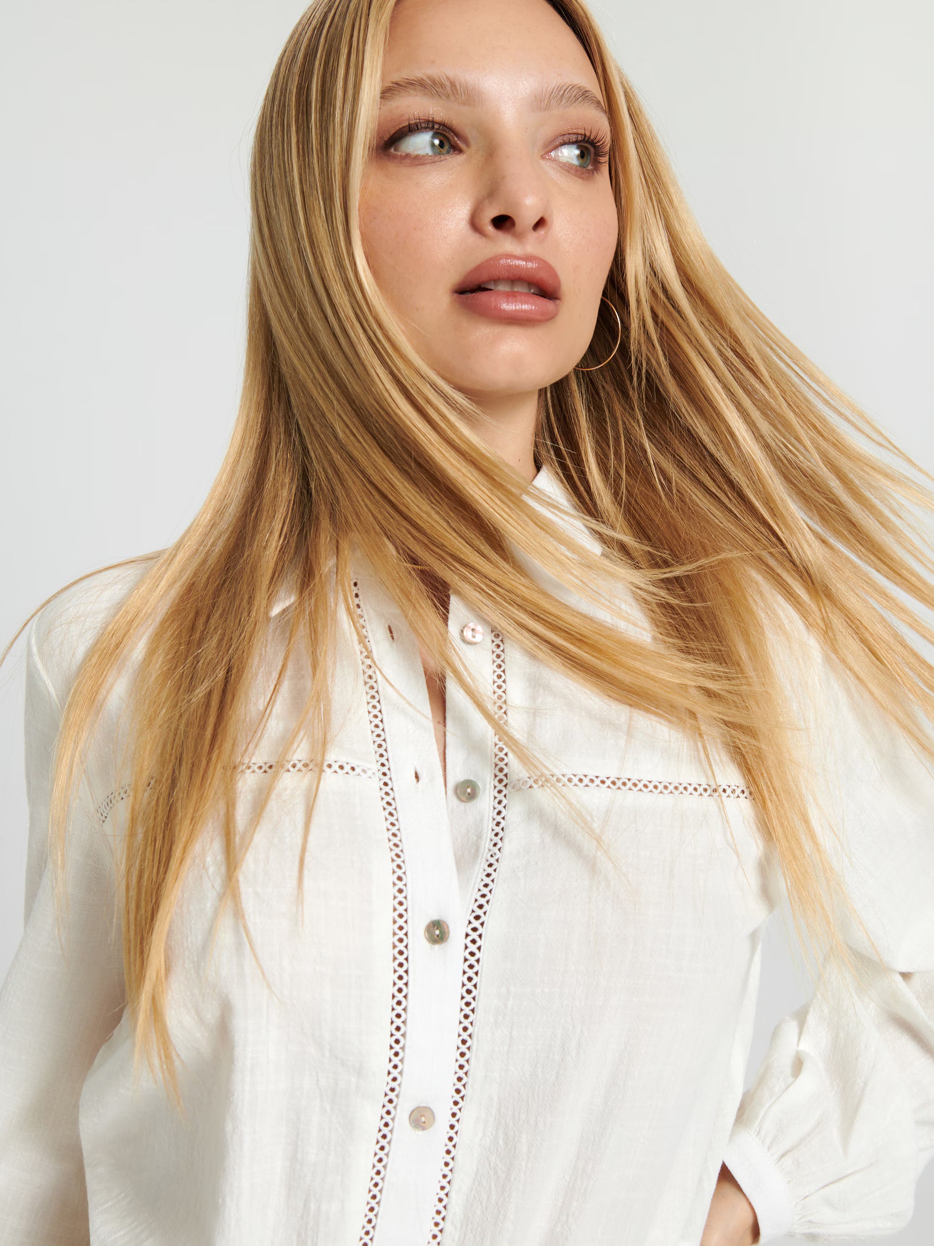 Sinsay Women's White Long Sleeve Cotton Shirt | Sinsay In Lebanon