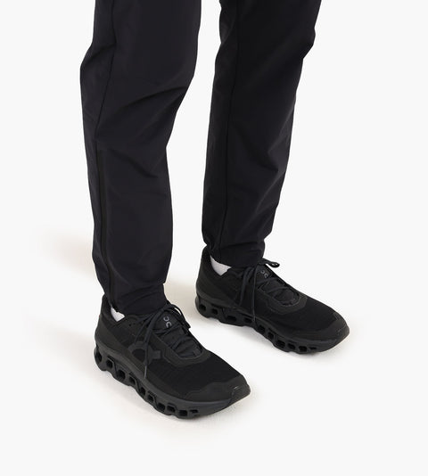 On Running Men's Black Core Track Pants |On Running In Lebanon