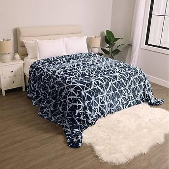 Life Comfort Navy Wide Family Blanket 304 x279 cm | Life Comfort In Lebanon