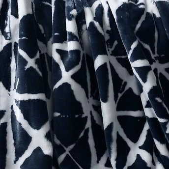 Life Comfort Navy Wide Family Blanket 304 x279 cm | Life Comfort In Lebanon