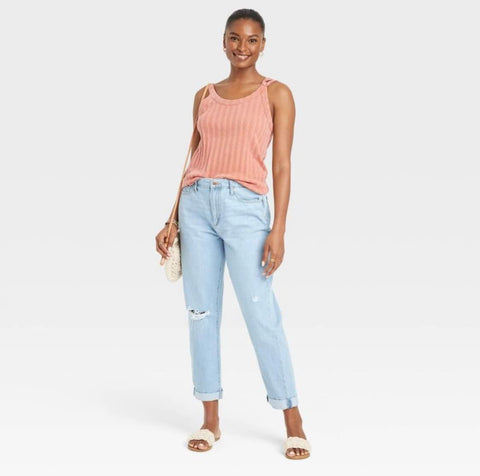 Universal Thread Women's Light Blue Mid-Rise Boyfriend Jeans |Universal Thread In Lebanon