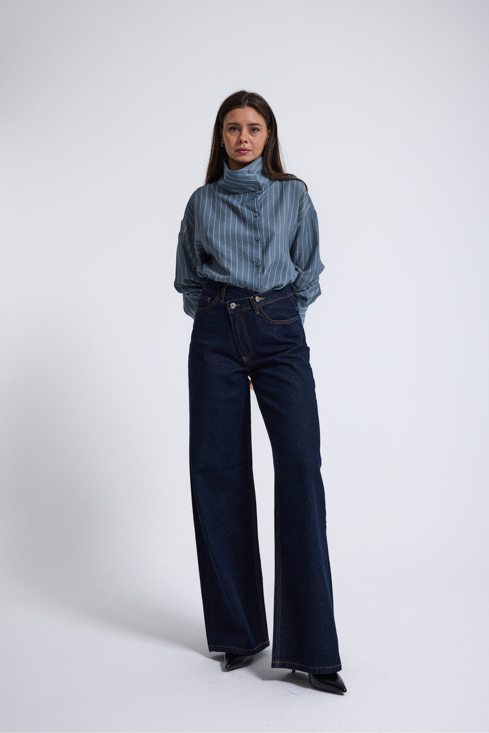 It's Basic Women Indigo Straight Fit Jeans 4935
