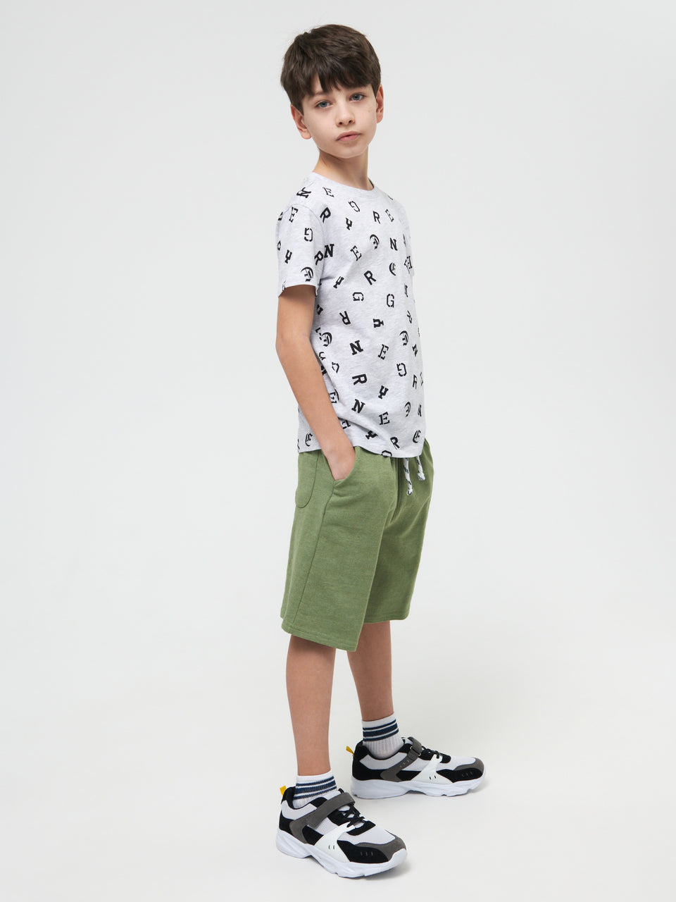 Sinsay Boy's Khaki Green Basic Shorts | Sinsay in Lebanon