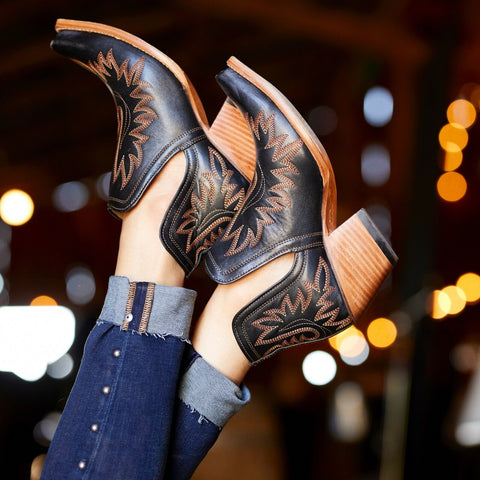 Ariat Women's Black Dixon Brooklyn Western Ankle Boots | Ariat In Lebanon