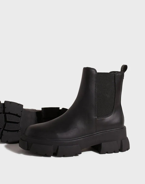 Steve Madden Women's Black Tunnel Boots | Steve Madden In Lebanon