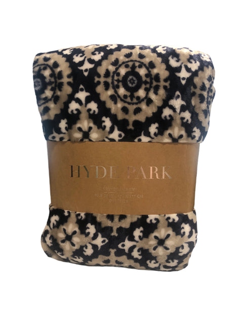 Hyde Park Velvet Throw Oversize Blanket  152cmX177cm | Hyde Park In Lebanon