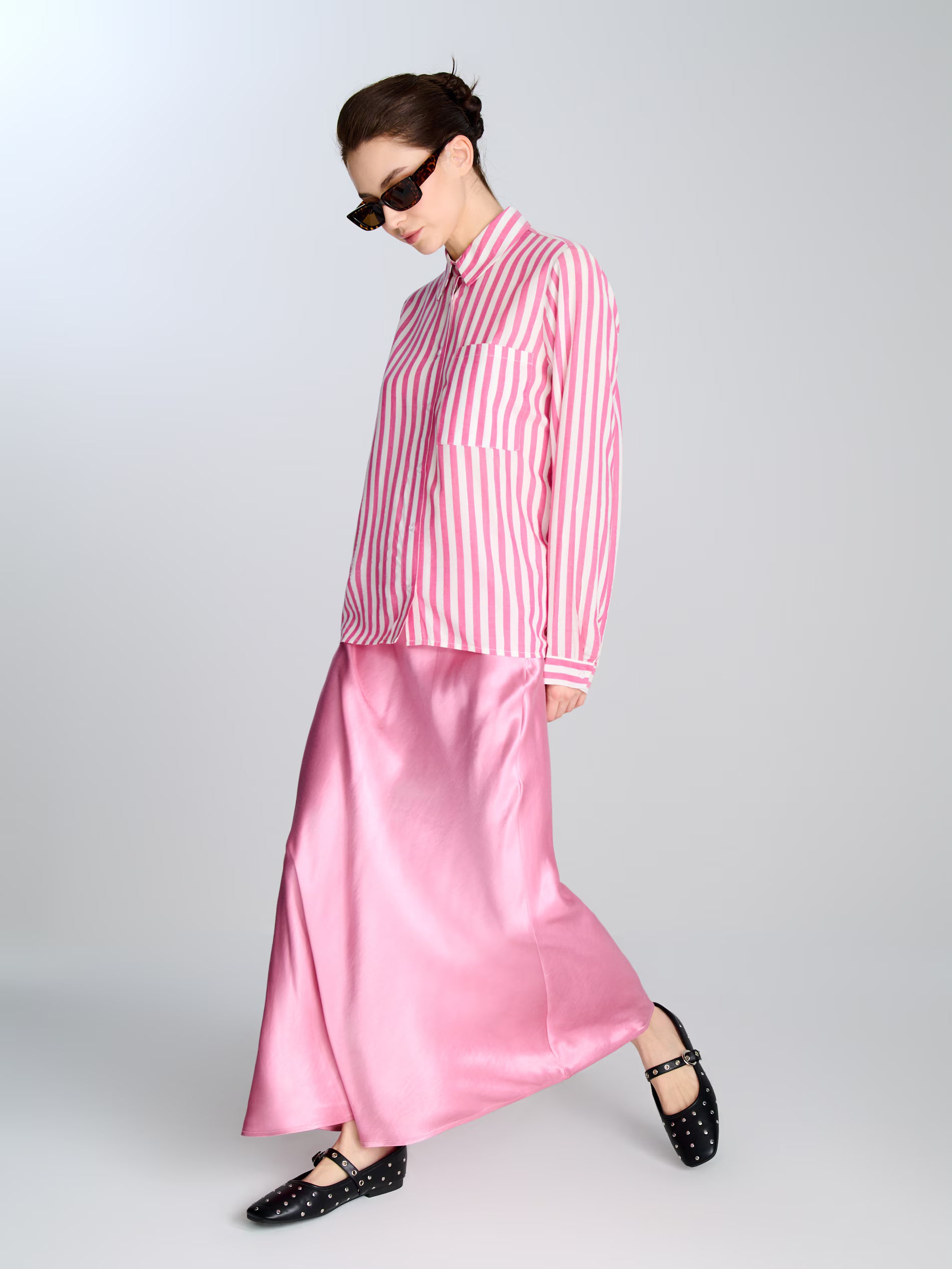 Sinsay Women's White & Pink Printed Viscose Shirt | Sinsay In Lebanon