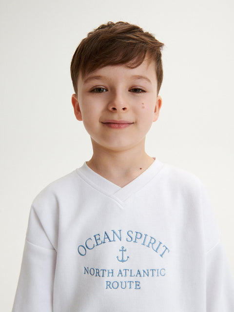 Reserved Boy's White Oversized Sweatshirt With A Slogan | Reserved In Lebanon