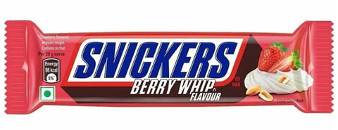 Snickers Berry Whip flavor chocolate bar packaging with strawberry and cream illustration.