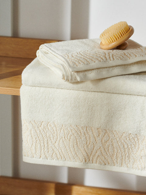 Sinsay Off White Face Towel 70 cm x 140 cm | Sinsay in Lebanon