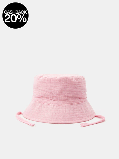 Pink bucket hat on a white background with a cashback 20% badge.
