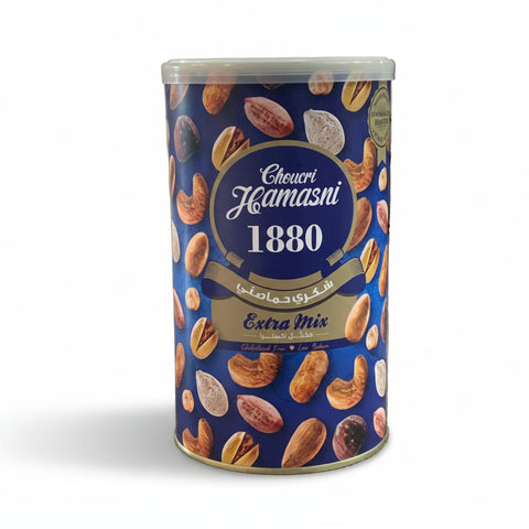 Chokladfil Kamusii 1880 Extra Milk chocolate mix can on a wooden surface