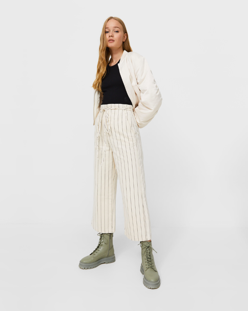 Stradivarius Women s Striped Twill Culottes 4527 884 004 shr