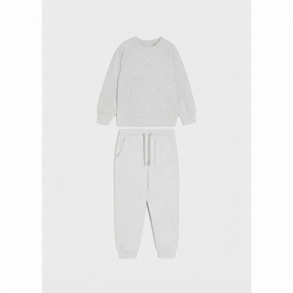 Sinsay Boy's Light Grey Long Sleeve Ribbed Crewneck Sweatshirt Matching a Sweatpants Set