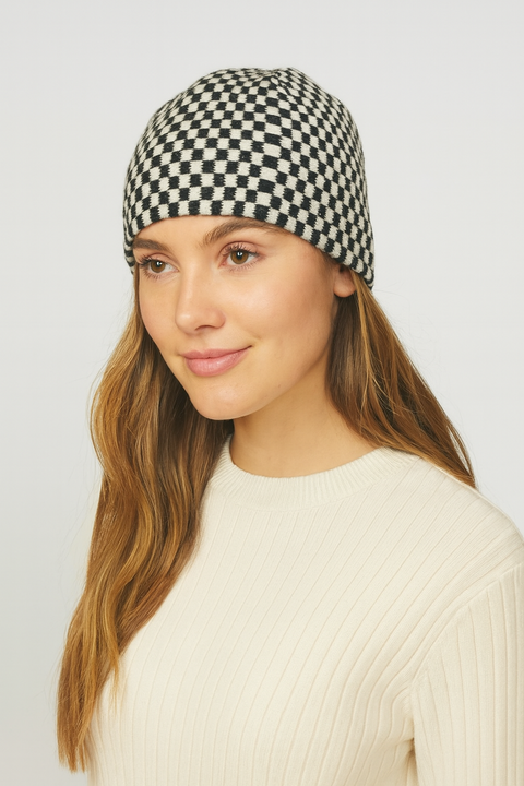 Forever 21 Women's Black & White Checkered Winter Hat |Forever 21 In Lebanon
