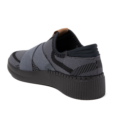 Dearfoams Women's Gray Livie X Strap Knit Trainer Sneakers |Dearfoams In Lebanon