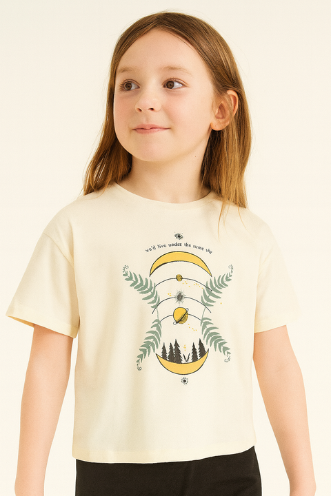 Sinsay Girl's Off White T-Shirt With A Print | Sinsay In Lebanon