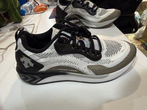 Descente Men's Black & White Basketball Sneakers | Descente In Lebanon