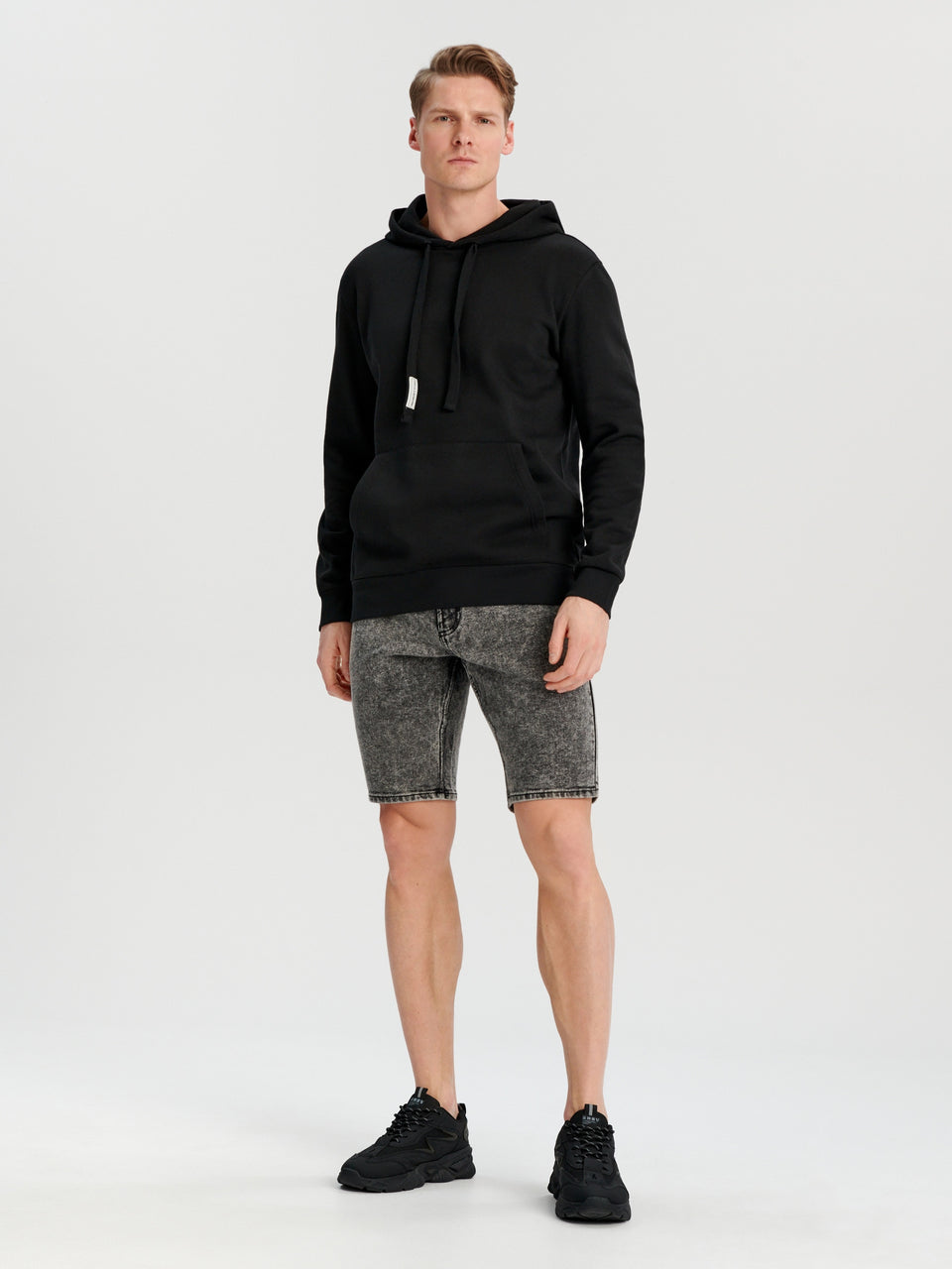 Sinsay Men's Dark Gray Slim Fit Distressed Denim Shorts | Sinsay In Lebanon