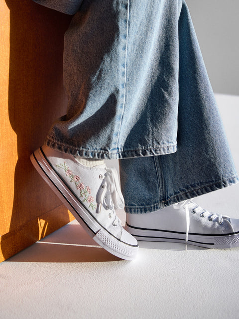 Sinsay Women's White Floral Embroidery Ankle Length Sneakers|Sinsay In Lebanon