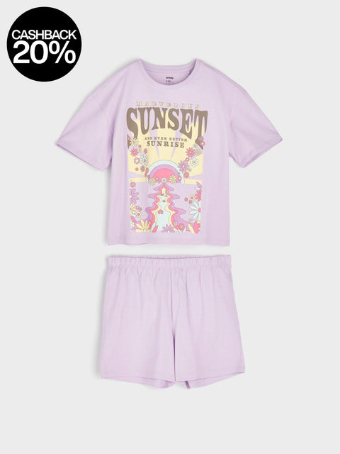 Lavender t-shirt and shorts set with a graphic design on a white background, featuring a cashback offer.