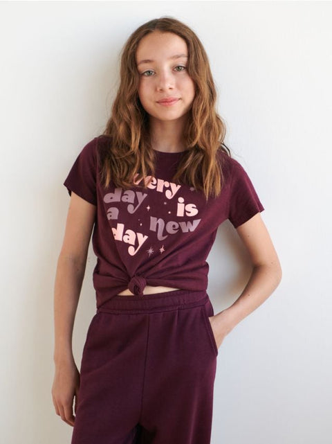 Sinsay Girl's Plum Printed T-Shirt |Sinsay In Lebanon